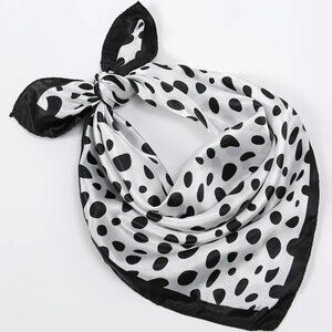 DOTTED PRINT SCARF in Black or Brown print